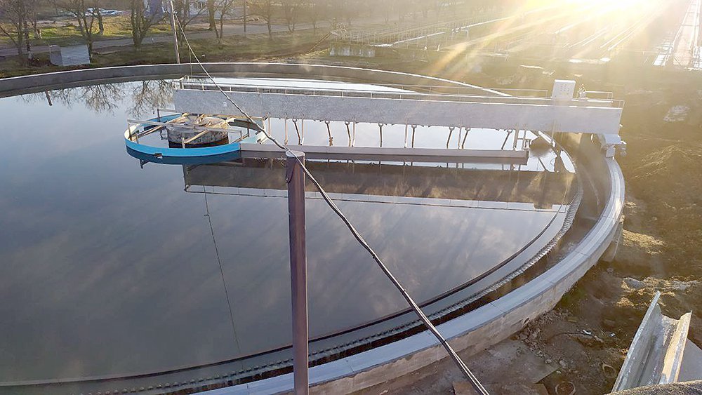 Очисні споруди 42 000 м3/добу. Мулоскріб первинного відстійнику.